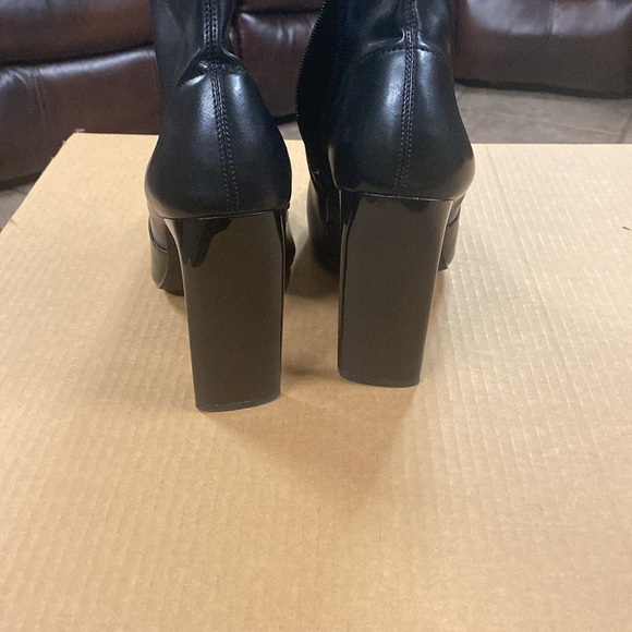 Black short boot 👢 - Picture 4 of 6